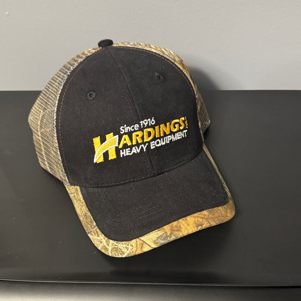 Black and Tan Mesh Cap adjustable camouflage ball cap. Never used